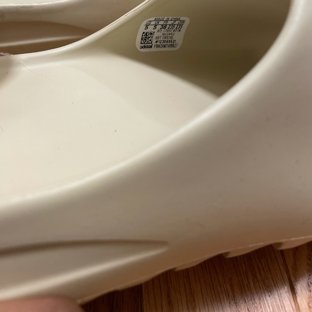 size 5 authentic yeezy slides